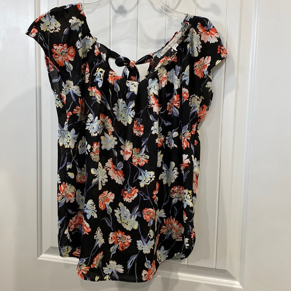 LC Conrad Floral Flowy Blouse Size M